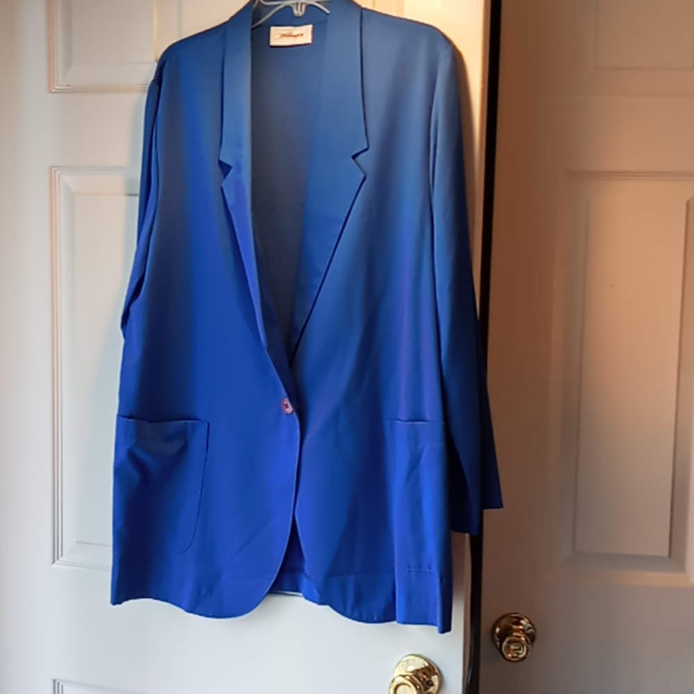 Blazer - Picture 2 of 4